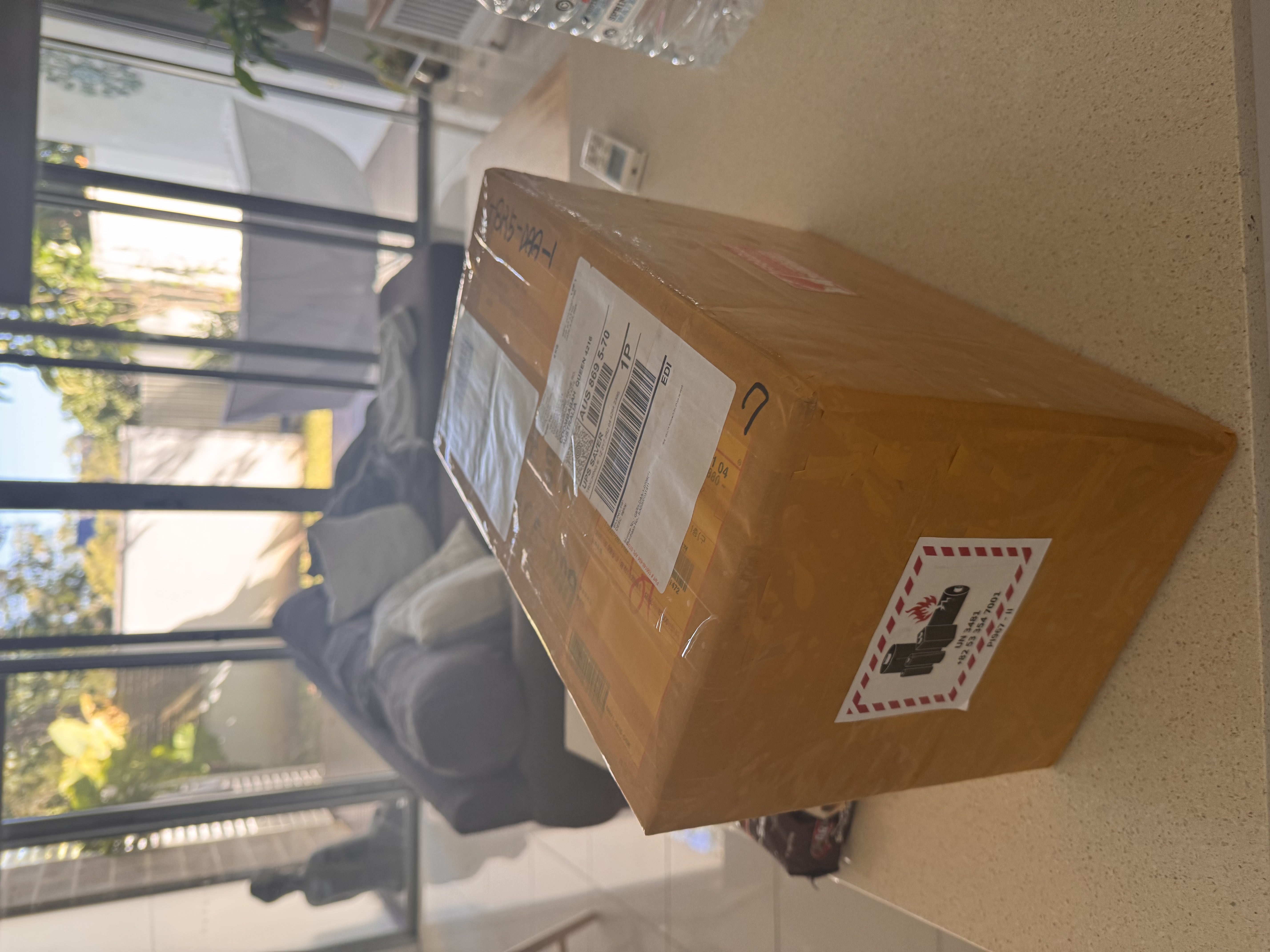 호주로 노트북&카메라 특송 받았어요