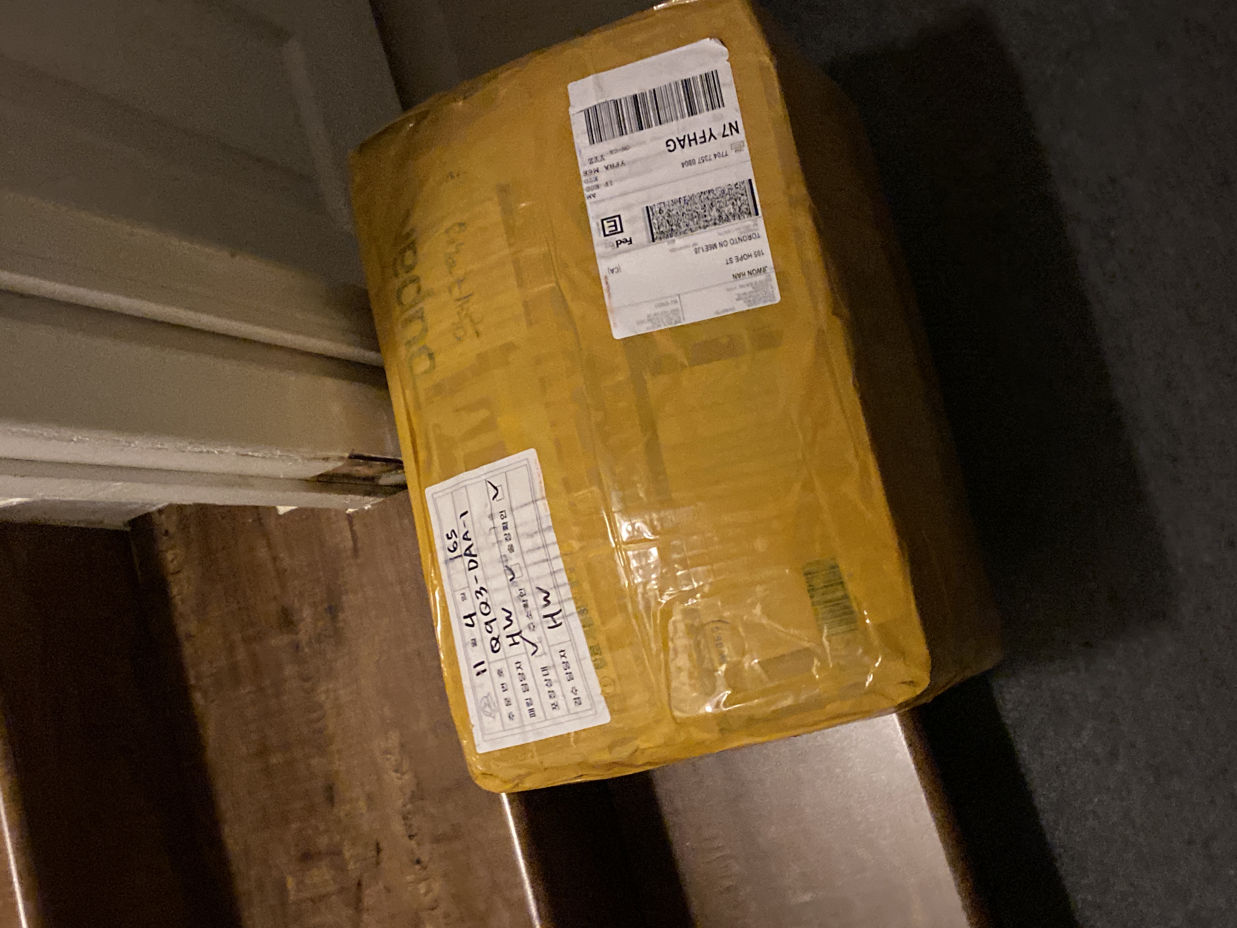 한국에서 캐나다 토론토로 6일만에 항공택배 무사히 수령!