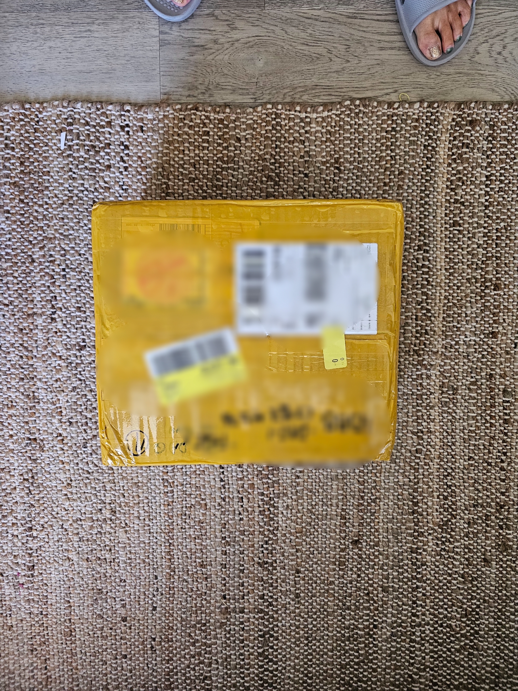 금요일에 발송, 월요일 도착